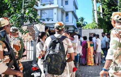 SIT raids Zubeen's festival organiser, manager's homes amid protests