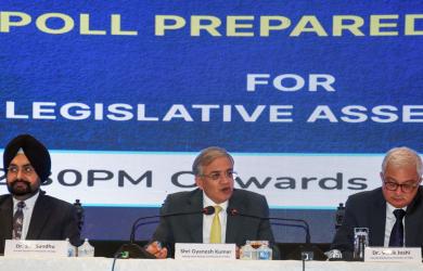 193 Oppn MPs sign notice seeking CEC's removal, submission on Friday