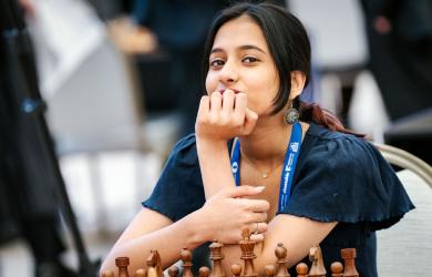 Women's WC: Divya pulls off huge upset; Humpy held