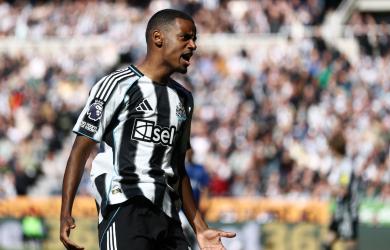 Newcastle omit Isak for Liverpool game amid standoff