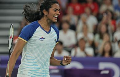 BWF Worlds: Sindhu survives scare, storms into 2nd round
