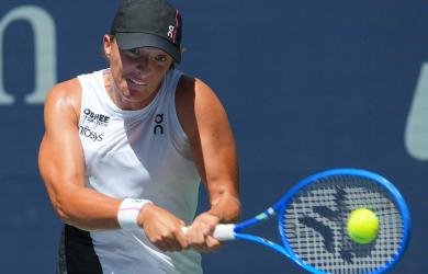 US Open PIX: Swiatek breezes into Round 2