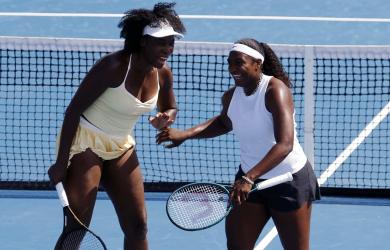 PIX: Venus Williams makes winning return!
