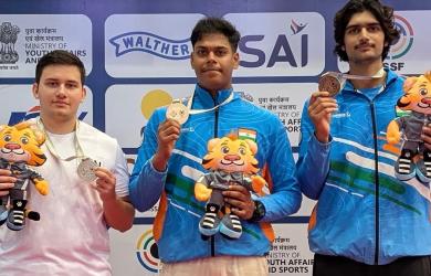 Pistol glory! Mukesh, Tejaswani fire India to No.1