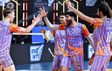 PVL: Mumbai Meteors blank Calicut Heroes