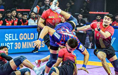 Ashu Malik stars as Dabang Delhi down Bengaluru Bulls