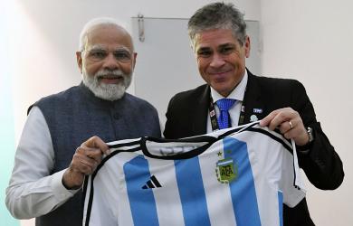 Modi receives special b'day gift from Messi!