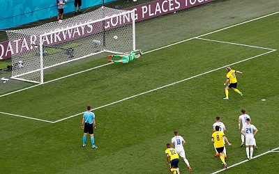PICS: Forsberg fires Sweden to victory over Slovakia