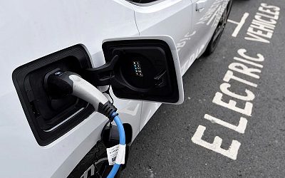 Jio-bp, Mahindra sign MoU for EV