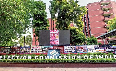 Govt urges SC not to doubt Parl over CEC appointment law