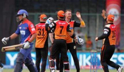 Sunrisers prevail over Daredevils in rain-hit game 