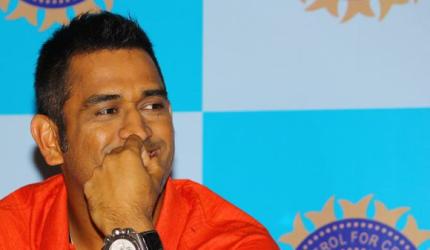 Dhoni urges team to back basics and play 'expressive cricket' in New Zealand