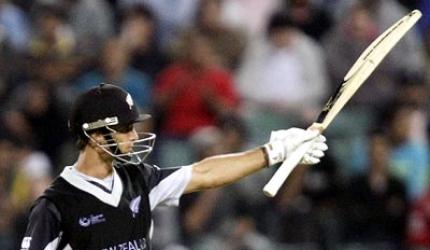 New Zealand outclass Pakistan to enter final