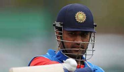 Dhoni rues lack of partnerships