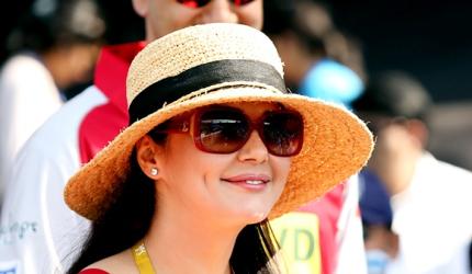 PIX: Sexy Preity, Shilpa, Deepika turn it on at the IPL