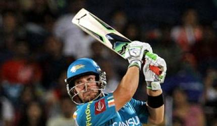 Flamboyant Finch helps Pune end winless run