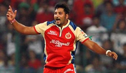 IPL: Bangalore pip Delhi in Super Over