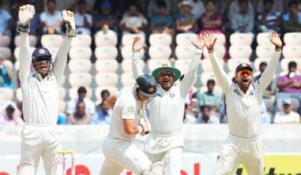 Media brands Hyderabad defeat 'death of Aus Test cricket'