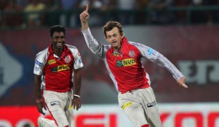 'Bowler' Gilchrist ends IPL career on a high