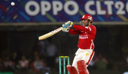 Struggling Sehwag still hopeful of playing in 2015 World Cup