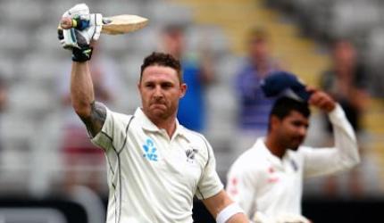 India struggle after McCullum's double ton lifts NZ to 503