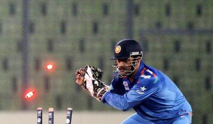 Dhoni to get souvenir LED stump if India wins WT20