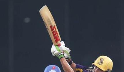 Gambhir powers Kolkata to easy win over Delhi