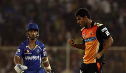 Watson's 'trick' in vain as Hyderabad crush Rajasthan