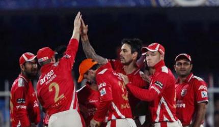 Focus on Maxwell, Gayle as Kings XI Punjab-Bangalore face off