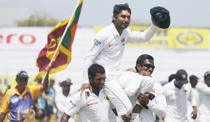 Emotional farewell for Sangakkara in Galle