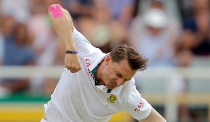 Dale Steyn joins the 400 club