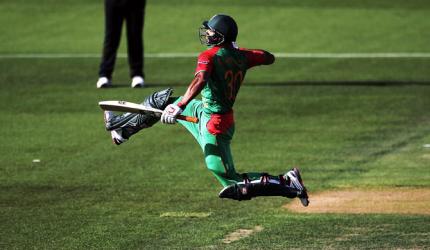 Mahmudullah finds form at perfect time for Bangladesh