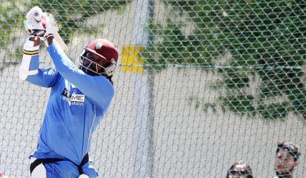 Gayle shows signs of full fitness in training ahead of quarters