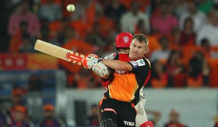 Warner, Gayle the key in Hyderabad-Bangalore Top 4 race