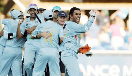 When Dhoni brought the T20 World Cup home in 2007!