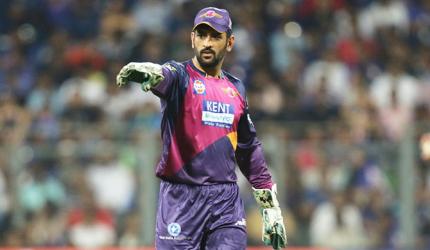 Dhoni's inconsistent Pune favourites against slow starters Punjab