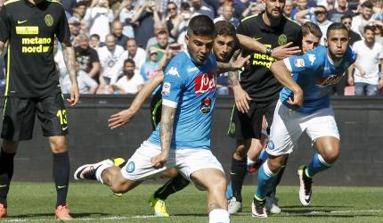 Napoli brush aside Verona without Higuain