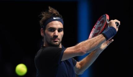 Federer sails in Brisbane, Crawford crushes Petkovic