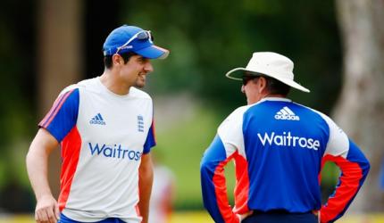 Bayliss expects Cook to lead England till 2017 Ashes