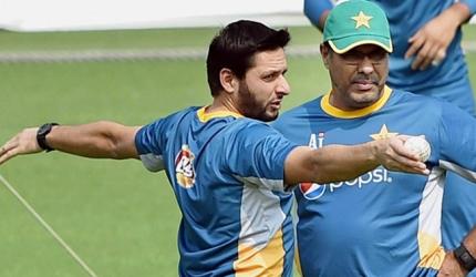 Waqar refuses to go out as 'villain'