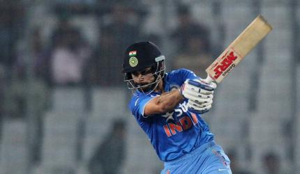 Yuvraj, Kohli power India into Asia Cup final 