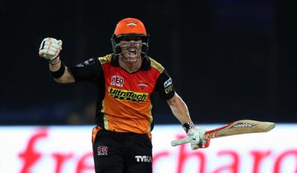 Will Warner overtake Kohli in final to finish as IPL MVP?