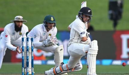 3rd Test: New Zealand battle to stumps in good position