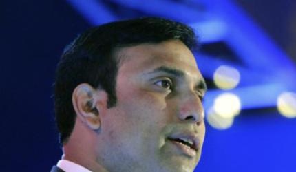 Laxman hails government's decision to not play with Pakistan