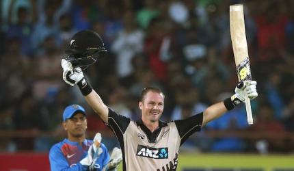 Munro's ton powers New Zealand to series-levelling win