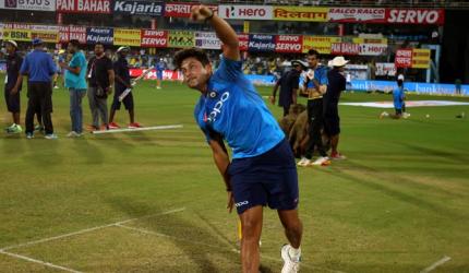 How Kuldeep is planning to counter dew in Delhi