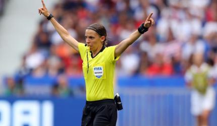 PIX: First female ref to officiate Super Cup is ready