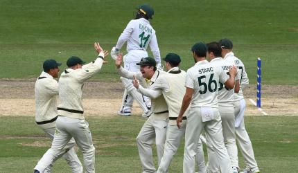 Cummins hails 'gutsy' teammates in MCG win