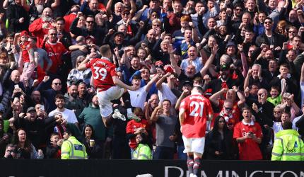 EPL PIX: Man United back in top three; Chelsea lose