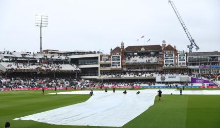 PIX: Rain halts Aus chase on Day 4